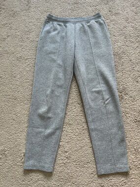 *SOLD* Uniqlo Heather Gray Elastic Waist Ankle Pant